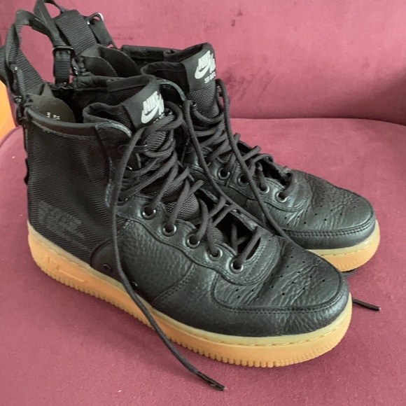 Black SF AF1. - Picture 2 of 3